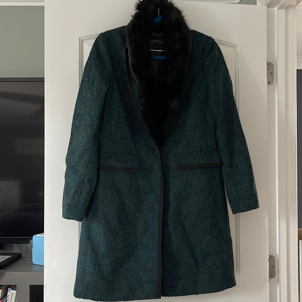 Winter dress coat with faux fur (removable)